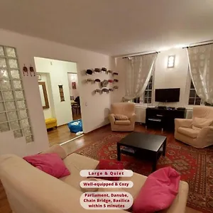 Queen Zita 130 M2 Near Chain Bridge Apartment